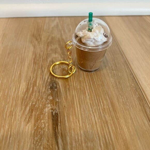 LATTE KEYCHAIN  - Picture 4 of 4